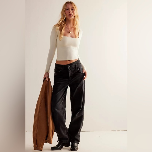 Free People Denim - WE THE FREE Crossroads Mid Rise Slim Straight Jeans Size 29 Boyfriend Black New